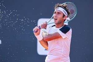 Tomás Etcheverry se complicó con la lluvia, pero se enfocó y está en los cuartos de final en Río