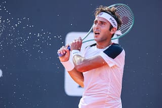 Tomás Etcheverry se complicó con la lluvia, pero se enfocó y está en los cuartos de final en Río