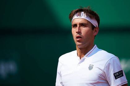 Tomás Etcheverry se repuso ante el francés Moutet después de que se le escapara el primer set