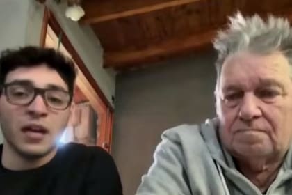 Tomás Ghisoni y su abuelo Juan Vázquez, durante la videollamada en la que se reencontraron en vivo con Pablo Ghisoni tras más de una década sin contacto, en el programa Caso Abierto por LN+
