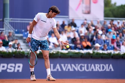 Tomás Martín Etcheverry está viviendo el mejor desempeño en un torneo ATP 500 en su carrera; el noruego Casper Ruud, uno de los top ten, es el obstáculo hacia la final del certamen Conde de Godó.