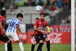 Sufre Racing en Venezuela: erró un penal, se puso en ventaja y Caracas se lo empató tras el descanso