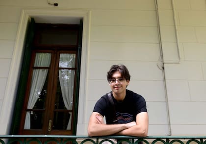 Tomás sueña con estudiar en los Estados Unidos para cumplir su sueño de ser astronauta