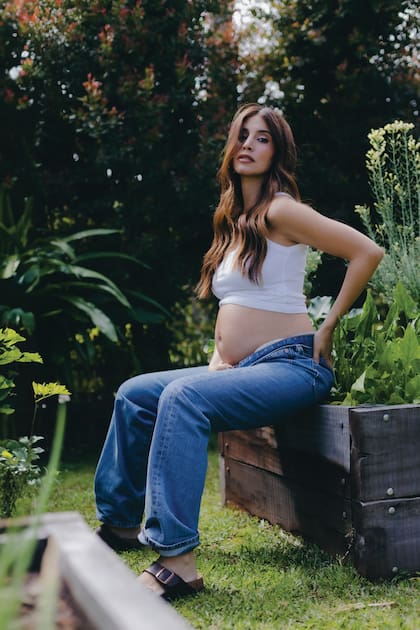 "Tomás va a ser padre por
primera vez, así que vive
un idilio con nuestra beba.
Está enamorado, feliz, le
sale el corazón del cuerpo”, cuenta emocionada.