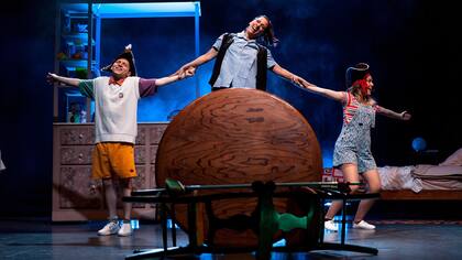 Tomás Wicz, Déborah Turza y Paloma Sirvén