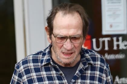 Tommy Lee Jones fue visto en público por primera vez desde el repentino fallecimiento de su hija, Victoria Jones, a principios de enero