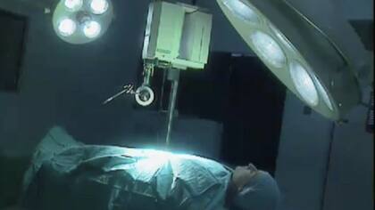 Tomorrow's World pensó que los pacientes serían operados por robots manejados remotamente por un cirujano desde lugares lejanos