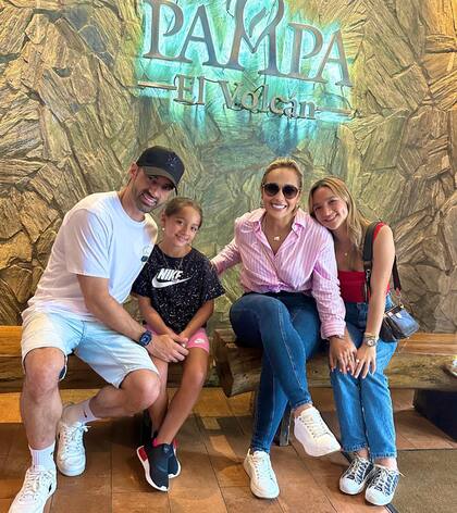 Toni Costa y su hija estuvieron en El Salvador, de vacaciones