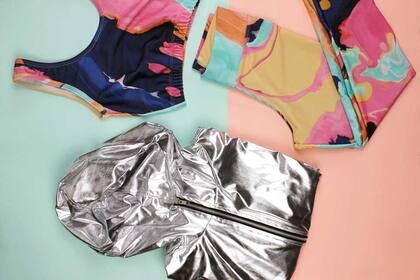 Top , Calza y Campera, todo $1530 de BTTM