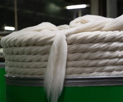 Tops de lana en proceso