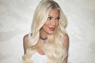 Tori Spelling, entre una revelación sexual y el beso con una estrella del cine