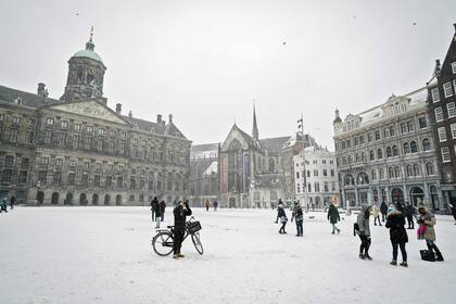 Holanda, toda cubierta de nieva por primera vez en diez años