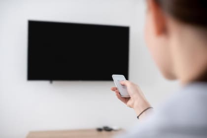 Tormentas eléctricas: el dispositivo que los especialistas aconsejan desenchufar sin excepción