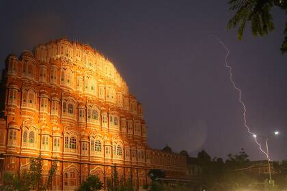 La espectacular tormenta eléctrico descargó rayos sobre varias ciudades de la India
