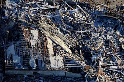 Edificios colapsados luego de que un tornado pasara por Kentucky