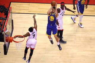 NBA: los Warriors no se entregan y le ponen suspenso a la final