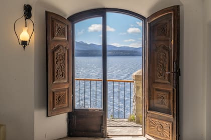 Los ricos postigos tallados