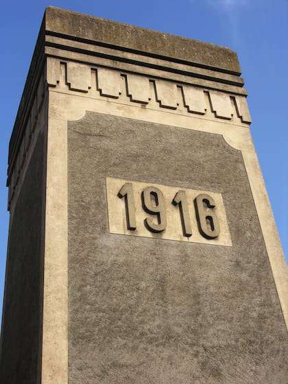 Torre de enfriamiento en uno de los patios.