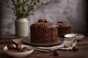 Torta de chocolate con huevos de Pascua.