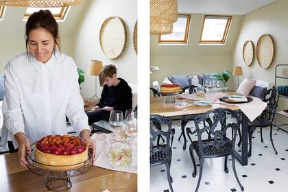 Torta de ciruelas (Sucreries) sobre pie metálico (Euge Cozzani Diseños).