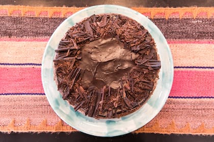 Torta de mousse de chocolate.
