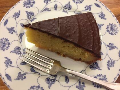 Torta glaseada de mandarina y almendras