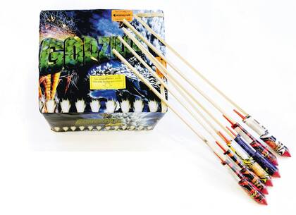 Torta mediana y cañitas voladoras