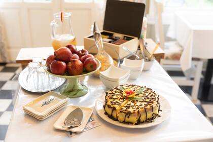 Tortas caseras y manzanas cosechadas del propio parque.