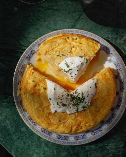 Tortilla de papas, un clásico de la casa.