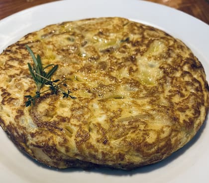 Tortillas de papas confitadas en aceite de oliva, de Sagardi