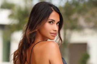 Anto Roccuzzo deslumbró con su look total red para entrenar con amigas