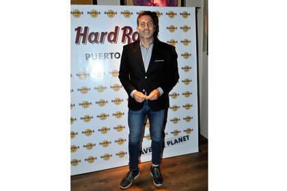 Toti Pasman, sonriente y feliz en la gran noche de Brenda Asnicar