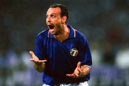 En Italia 1990, Schillaci recibió un apodo: "Il Salvatore de la Patria" 