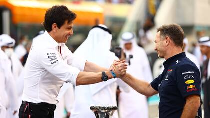 Toto Wolff junto a Christian Horner, jefe del equipo Red Bull