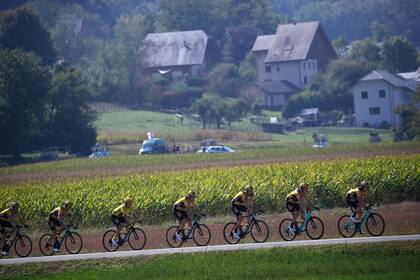 La 17ª etapa del Tour de Francia sigue teniendo como líder a un integrante del equipo Jumbo - Visma, el esloveno Primoz Roglic