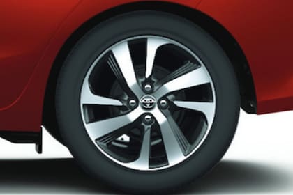 Las variantes XLS Pack y S ahora poseen nuevas llantas de aleación de 16 pulgadas junto con los neumáticos en medida 195/50R16