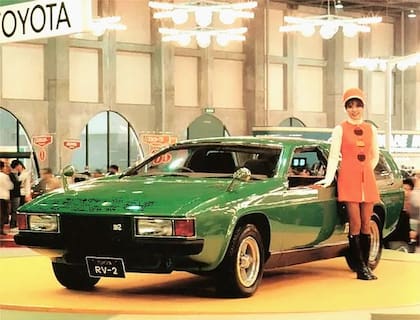 Toyota proponía una station wagon que podía transformarse en una suerte de mini motorhome
