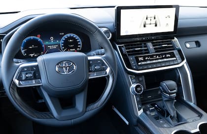 Toyota volvió a publicar a la venta el Land Cruiser 300