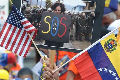 TPS es un beneficio temporal que no conduce al estatus de residente permanente legal ni confiere ningún otro estatus migratorio; sin embargo, ayudaba a ciudadanos venezolanos a vivir en EE.UU. de manera legal