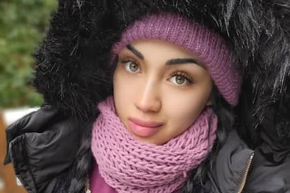 Trabajaba como mesera en un bar