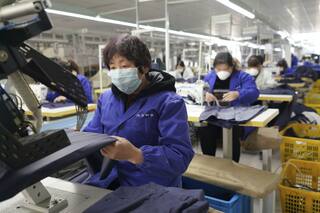 Volver a sentir el sol: Pekín empieza a revivir tras lo peor del coronavirus