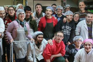 Aphe, un taller protegido de cocina y serigrafía para personas con discapacidad