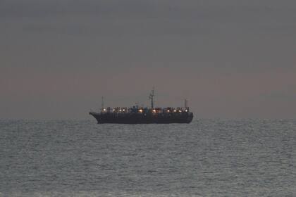 Se dispuso es que el pesquero permanezca fondeado, frente al puerto de Mar del Plata