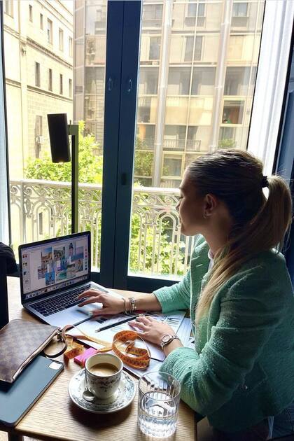 Trabajando en Zettia, su marca de ropa deportiva