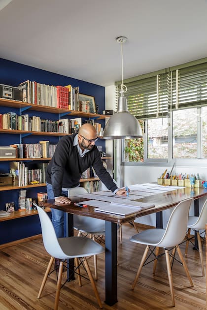 Trabajar en casa, y compartir ese espacio con otra persona que también lo hace, es un desafío que diseñadores y arquitectos encaran con nuevas propuestas. FOTO: Daniel Karp / Revista Living