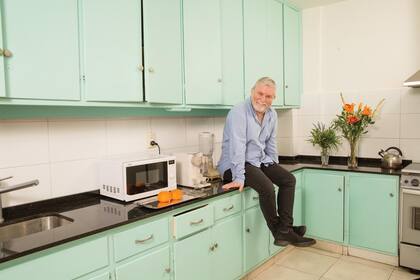 Trabajó con todas las grandes figuras nacionales y, en 2018, su trabajo dio la vuelta al mundo con "Argentum", el espectáculo con el que cautivó en el Colón a los líderes mundiales del G–20. “Produjimos y ensayamos en tiempo récord lo que en otro país hubiese llevado dos años", explica orgulloso.