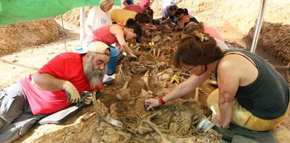 Trabajo de exhumación de las fosas comunes