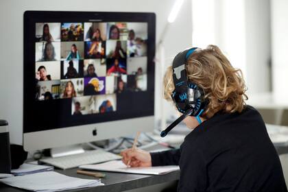 Trabajo remoto y reuniones por Zoom, una práctica impensada antes de 2020