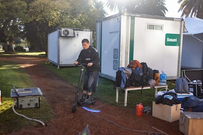 Trabajos de montaje del circuito avanzan sobre el espacio público, con estructuras temporales, tribunas y sectores delimitados para el público