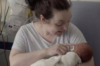 Tracy pidió aislarse en el hospital para estar junto a su beba Peyton y se maravilló con el trabajo del personal de salud